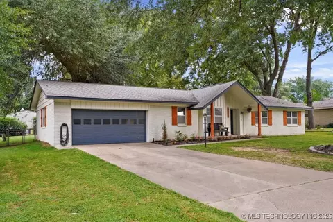 8323 E 117th Pl S, Bixby, OK 74008 photo 1