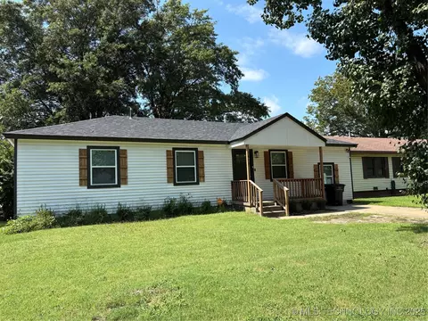 1665 SW Oklahoma Ave, Bartlesville, OK 74003