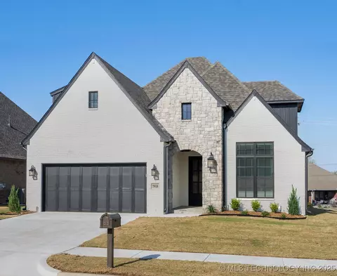7918 N 145th East Ct, Owasso, OK 74055