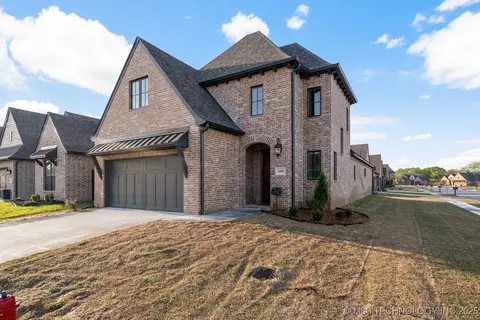 Exterior - 14504 E 80th St N, Owasso, OK 74055 photo 3 of 4