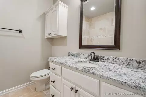 Bath - 14504 E 80th St N, Owasso, OK 74055 photo 1 of 5