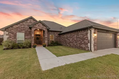 11010 S 276th East Ave, Coweta, OK 74429
