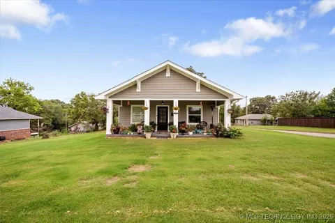 420 W 8th Ave, Bristow, OK 74010