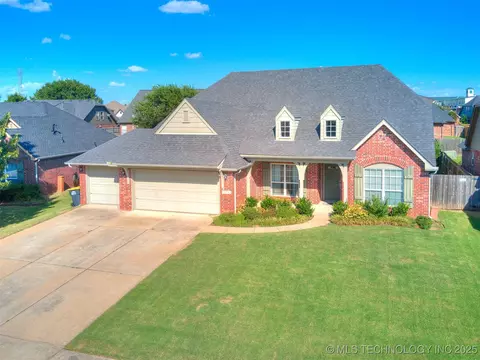 11713 S Vine St, Jenks, OK 74037