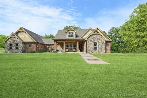 121 Quanah Rd, Fort Gibson, OK 74434