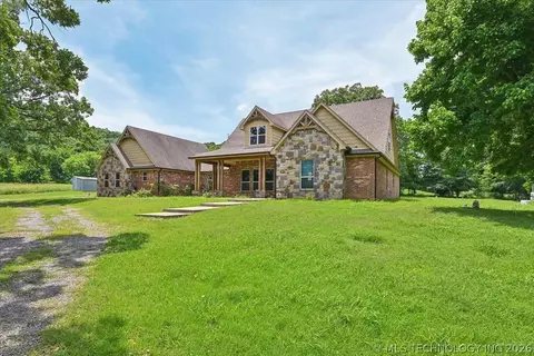121 Quanah Rd, Fort Gibson, OK 74434