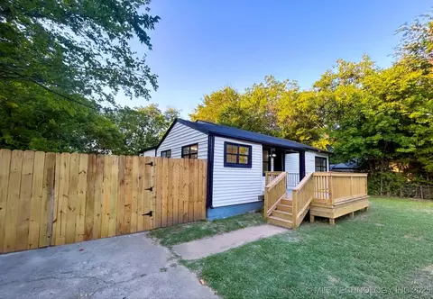 423 E Latimer Pl, Tulsa, OK 74106 photo 1