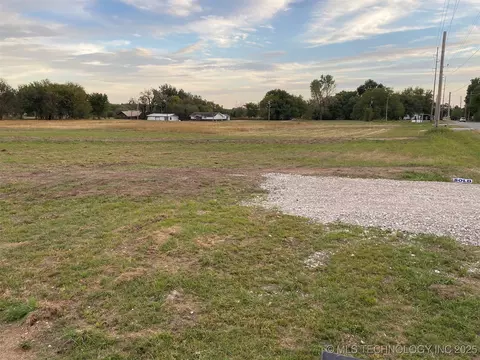 51 N Gaither Rd, Pryor, OK 74361