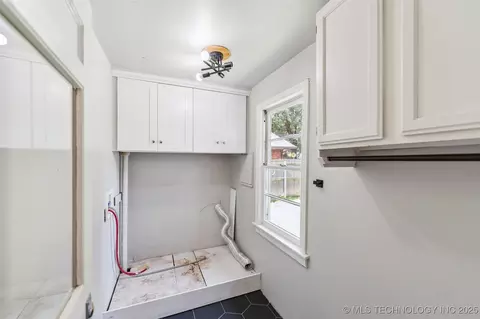 1557 E 49th Pl, Tulsa, OK 74105 photo 14
