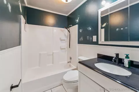 1557 E 49th Pl, Tulsa, OK 74105 photo 19