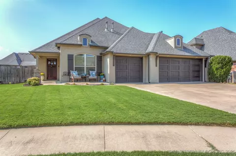 302 W 127th Pl S, Jenks, OK 74037