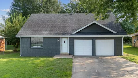 705 W Atlanta Ct, Broken Arrow, OK 74012