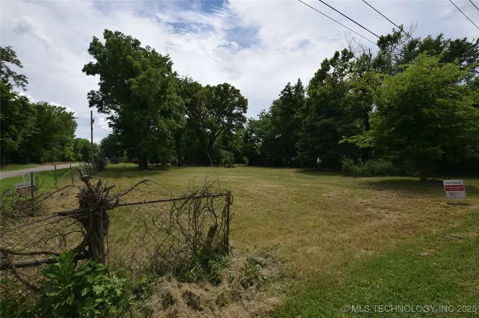  420 S Cherokee St, Stilwell, OK 74960 photo 9