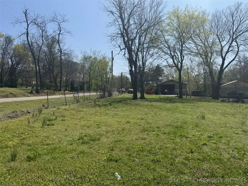  420 S Cherokee St, Stilwell, OK 74960 photo 16