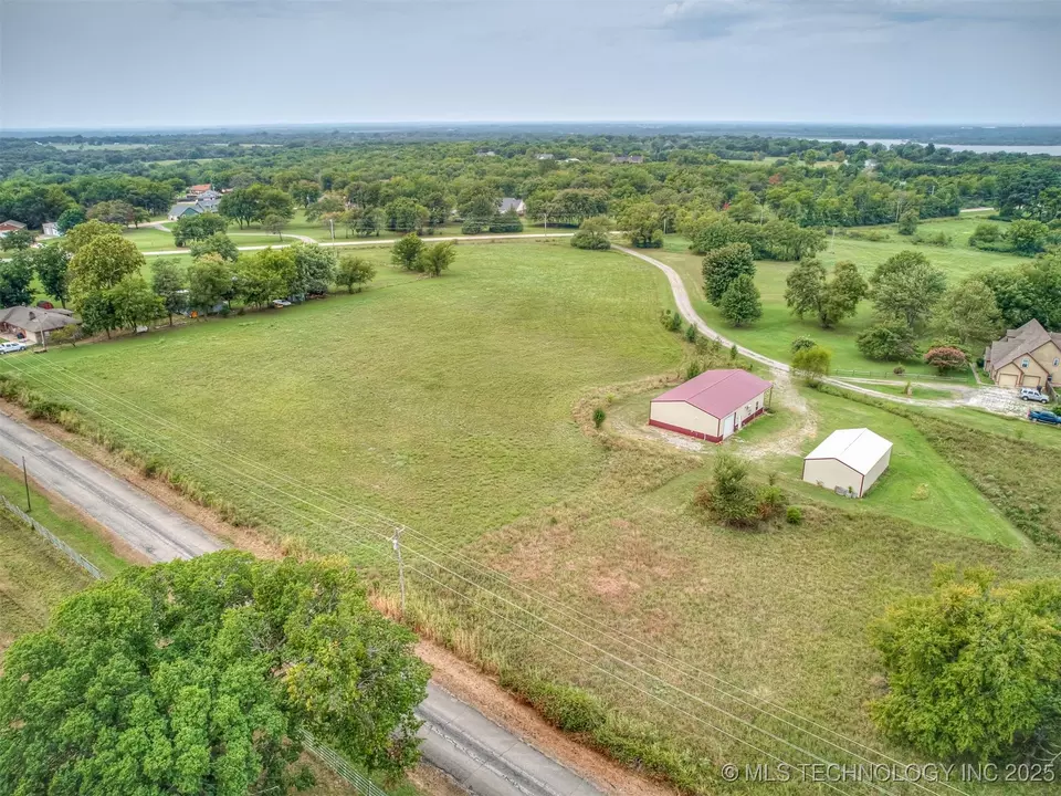  32855 Long Bay Rd, Wagoner, OK 74467 photo 2