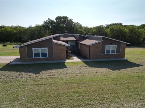 816 Boulder Dr, Ardmore, OK 73401