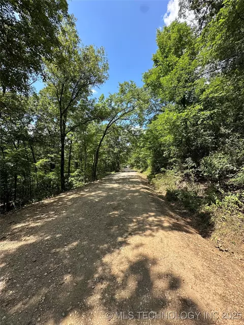 8 W Big Rock Rd, Park Hill, OK 74451