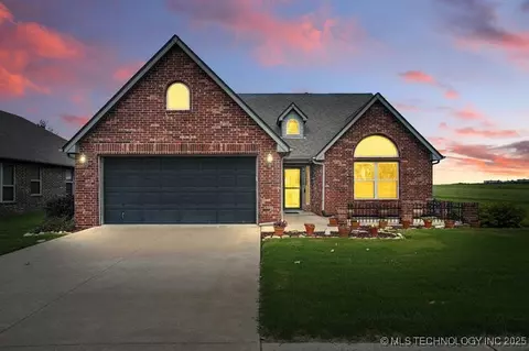 15715 S Broadway St, Glenpool, OK 74033
