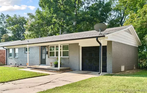7926 E 27th Ct, Tulsa, OK 74129 photo 2