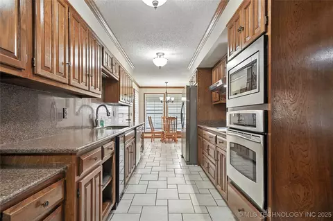 4124 E 62nd Pl, Tulsa, OK 74136 photo 3