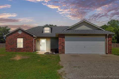8995 E Allsup Ave, Claremore, OK 74019