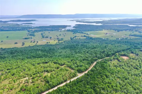31 SW 1028th, Talihina, OK 74571