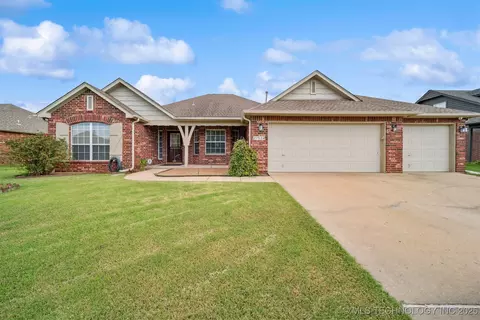 27524 E 113th St S, Coweta, OK 74429