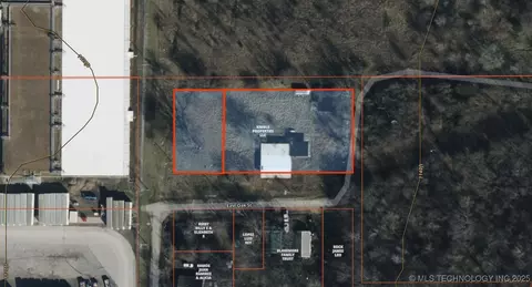 317 E Oak St, Stilwell, OK 74960