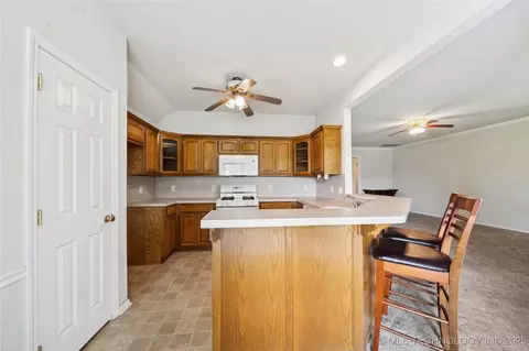 8413 E Lansing Ave, Broken Arrow, OK 74014 photo 21
