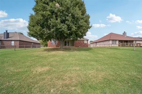 8413 E Lansing Ave, Broken Arrow, OK 74014 photo 26