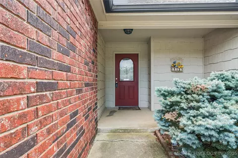 8413 E Lansing Ave, Broken Arrow, OK 74014 photo 5