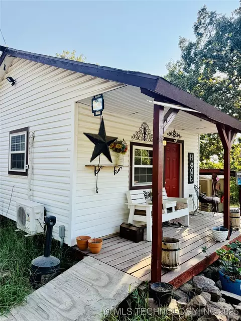 15 E Ocelot Rd, Stigler, OK 74462