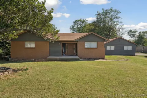 16 W 40th St, Sand Springs, OK 74063