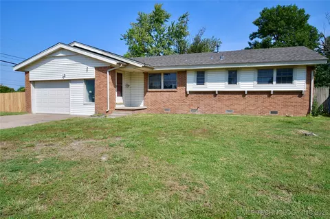 9705 E 5th Pl, Tulsa, OK 74128