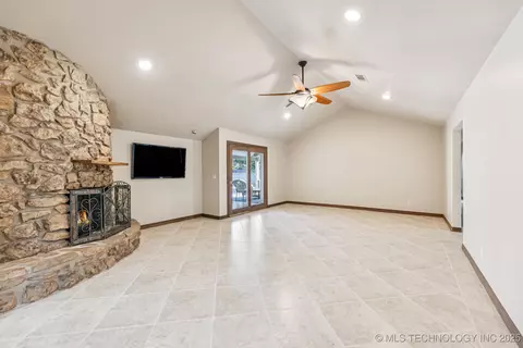 7427 E 68th St, Tulsa, OK 74133 photo 4