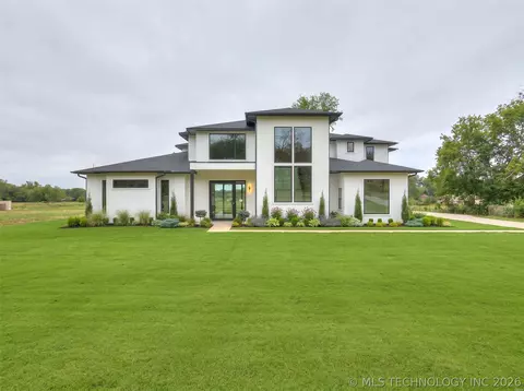 3022 W 81st St, Tulsa, OK 74132