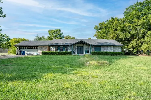 8973 E 16th St, Tulsa, OK 74112