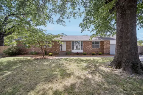 1720 E 57th Pl, Tulsa, OK 74105