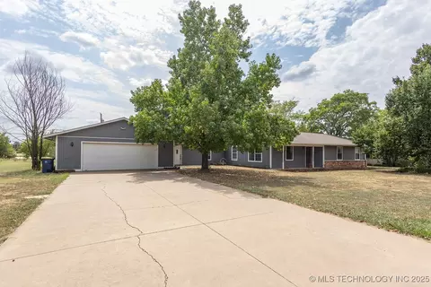 4907 Vena Ln, Stillwater, OK 74075