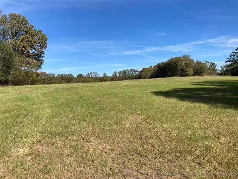 901 Sycamore Loop, Broken Bow, OK 74728 photo 2