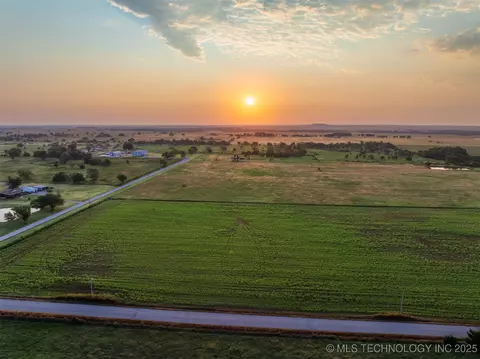 2 N 3990 Rd, Dewey, OK 74029