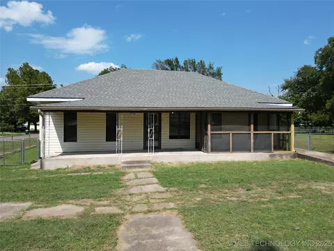 830 W 13th, Ada, OK 74820 photo 1