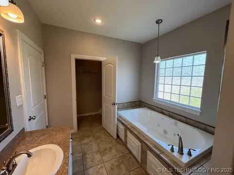 103802 S 4666 Loop, Sallisaw, OK 74955 photo 16