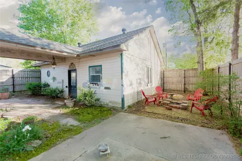 Exterior - 602 E Comanche St, Mcalester, OK 74501 photo 7 of 10