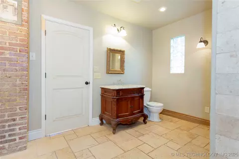 Bath - 602 E Comanche St, Mcalester, OK 74501 photo 4 of 8