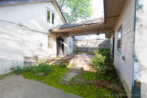 Exterior - 602 E Comanche St, Mcalester, OK 74501 photo 3 of 10