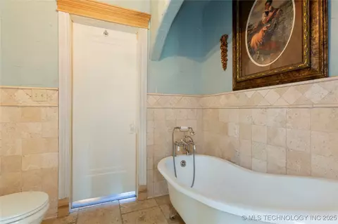 Bath - 602 E Comanche St, Mcalester, OK 74501 photo 7 of 8