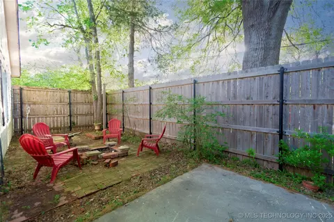 Exterior - 602 E Comanche St, Mcalester, OK 74501 photo 6 of 10