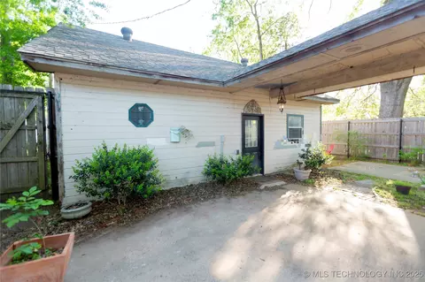 Exterior - 602 E Comanche St, Mcalester, OK 74501 photo 5 of 10