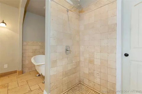Bath - 602 E Comanche St, Mcalester, OK 74501 photo 5 of 8
